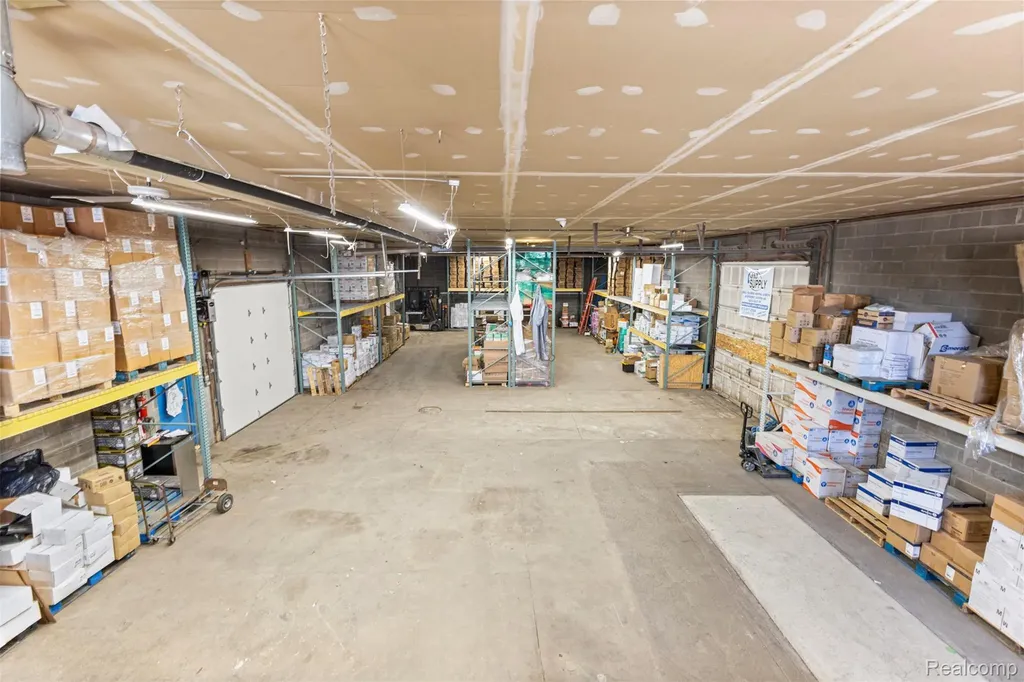 26289 W 8 Mile Road Redford Charter Township MI 48240
