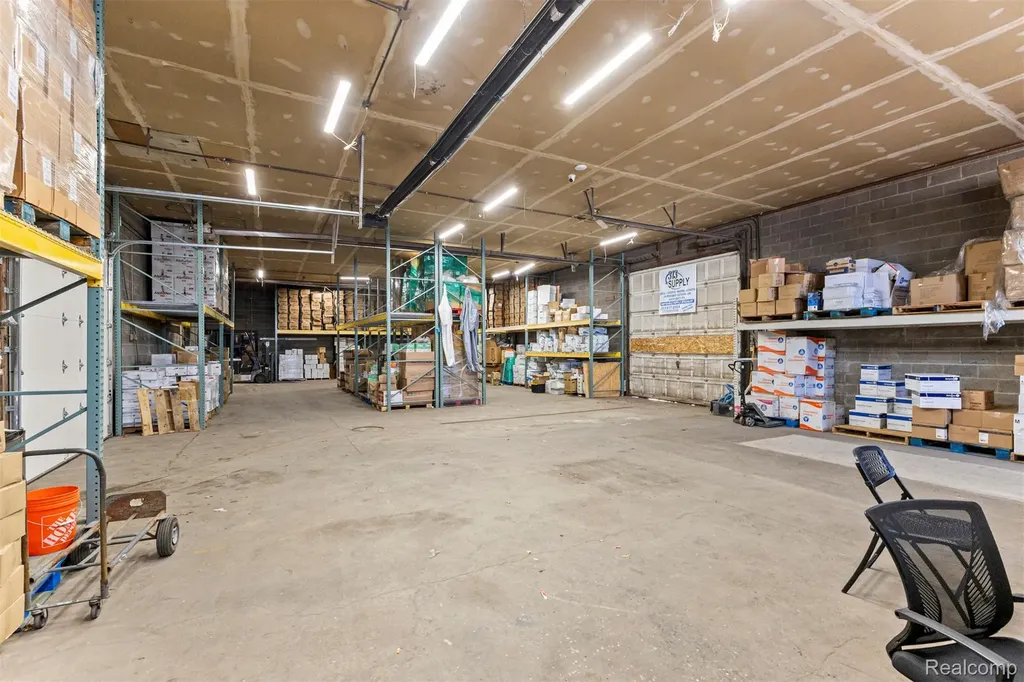 26289 W 8 Mile Road Redford Charter Township MI 48240
