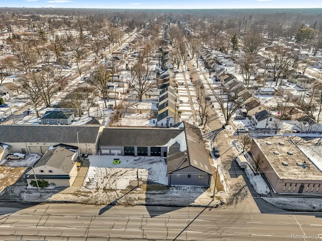 26289 W 8 Mile Road Redford Charter Township MI 48240