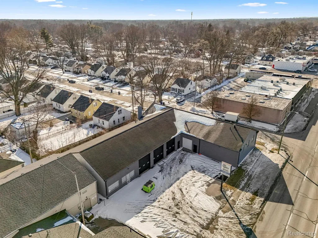 26289 W 8 Mile Road Redford Charter Township MI 48240
