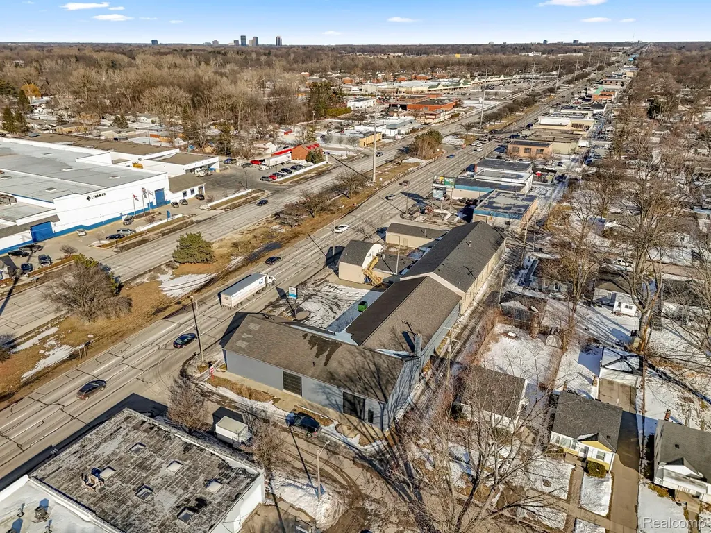 26289 W 8 Mile Road Redford Charter Township MI 48240