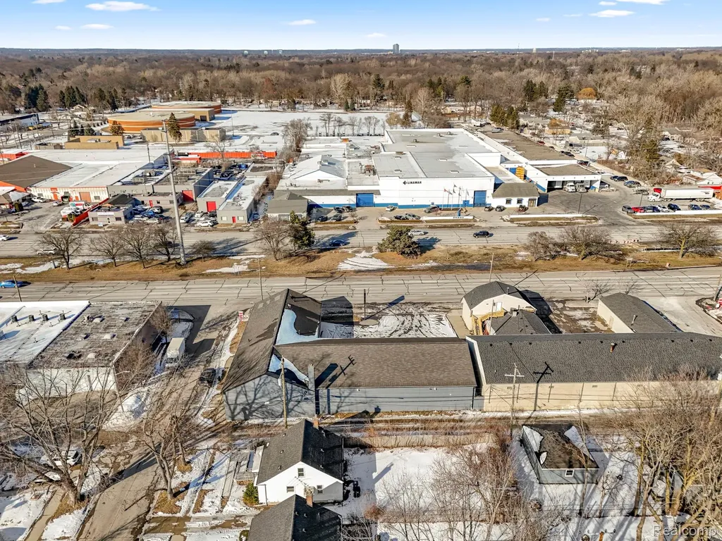 26289 W 8 Mile Road Redford Charter Township MI 48240