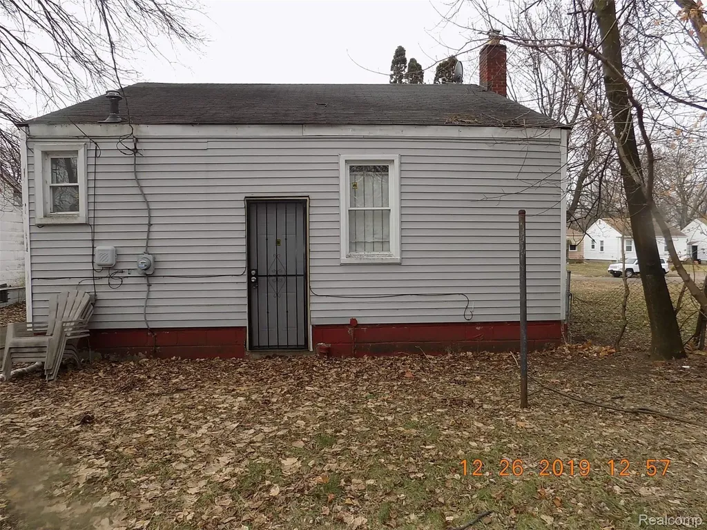 18708 Shaftsbury Avenue Detroit City MI 48219