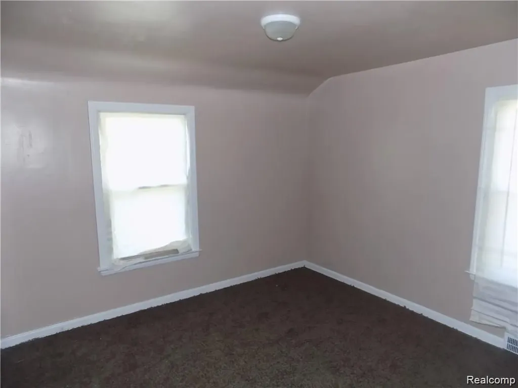18708 Shaftsbury Avenue Detroit City MI 48219