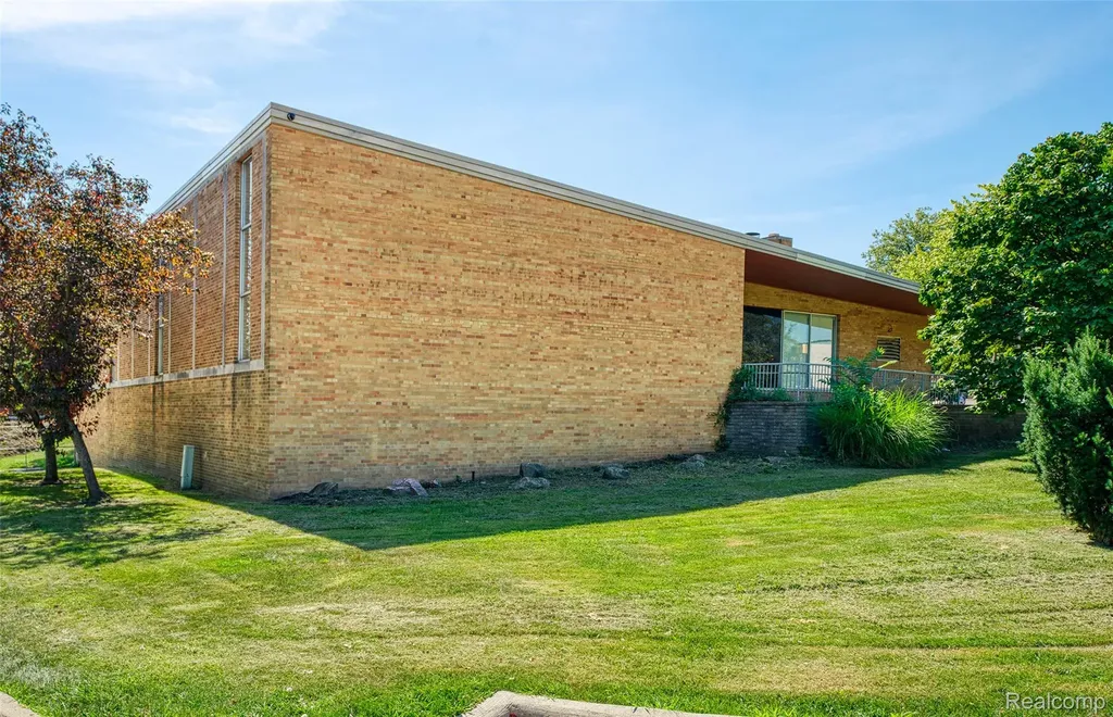 35000 Sims Street Wayne City MI 48184