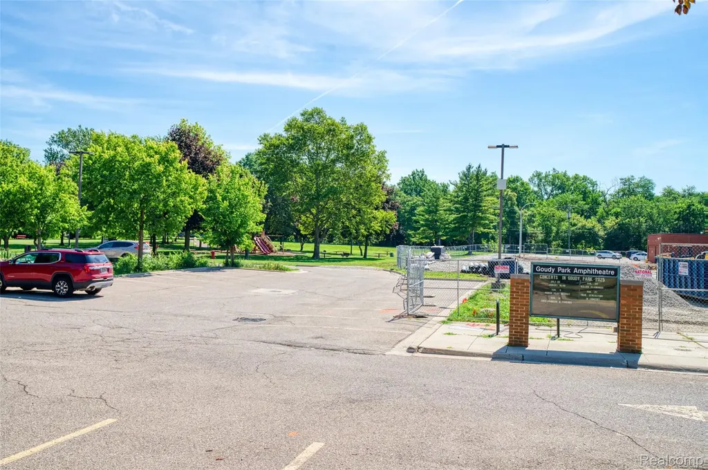 35000 Sims Street Wayne City MI 48184