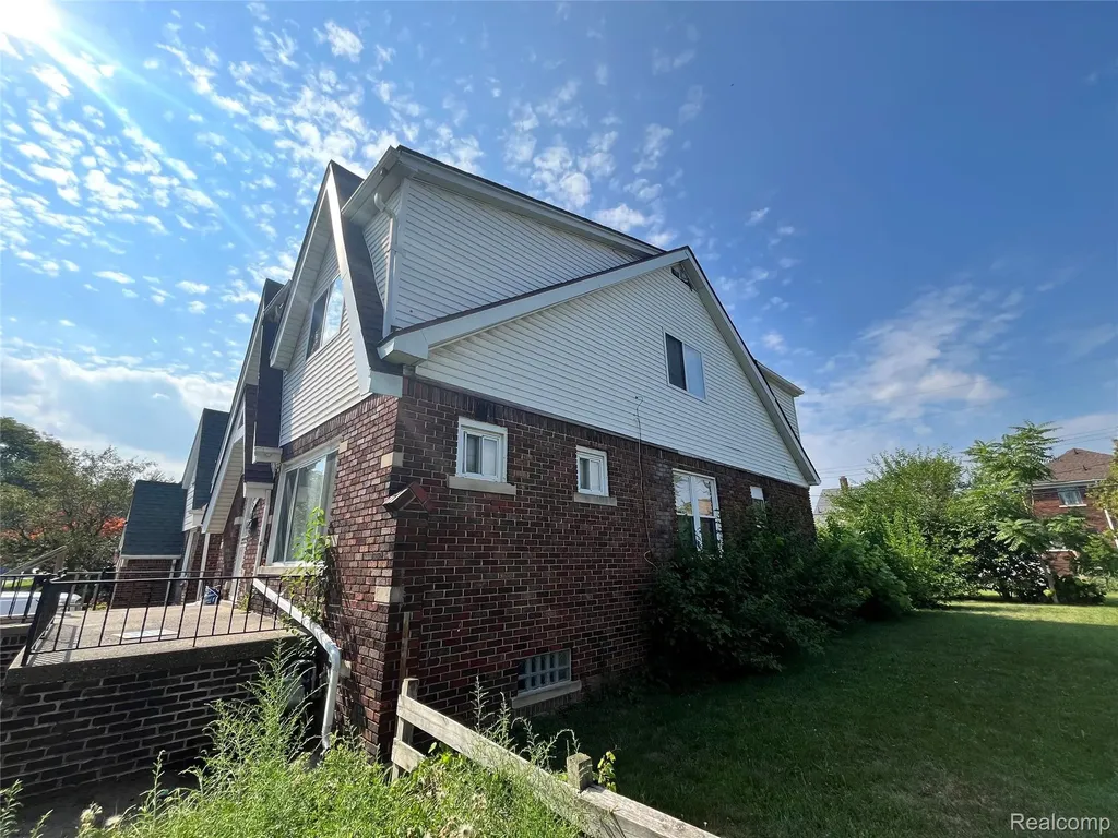 8151 Rolyat Street Detroit City MI 48234