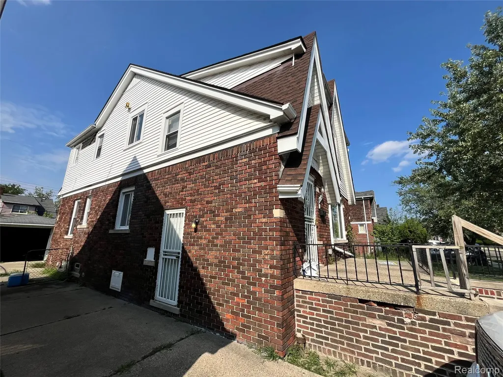 8151 Rolyat Street Detroit City MI 48234