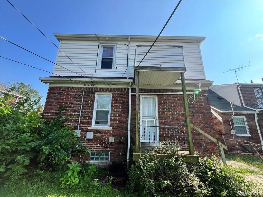 8151 Rolyat Street Detroit City MI 48234