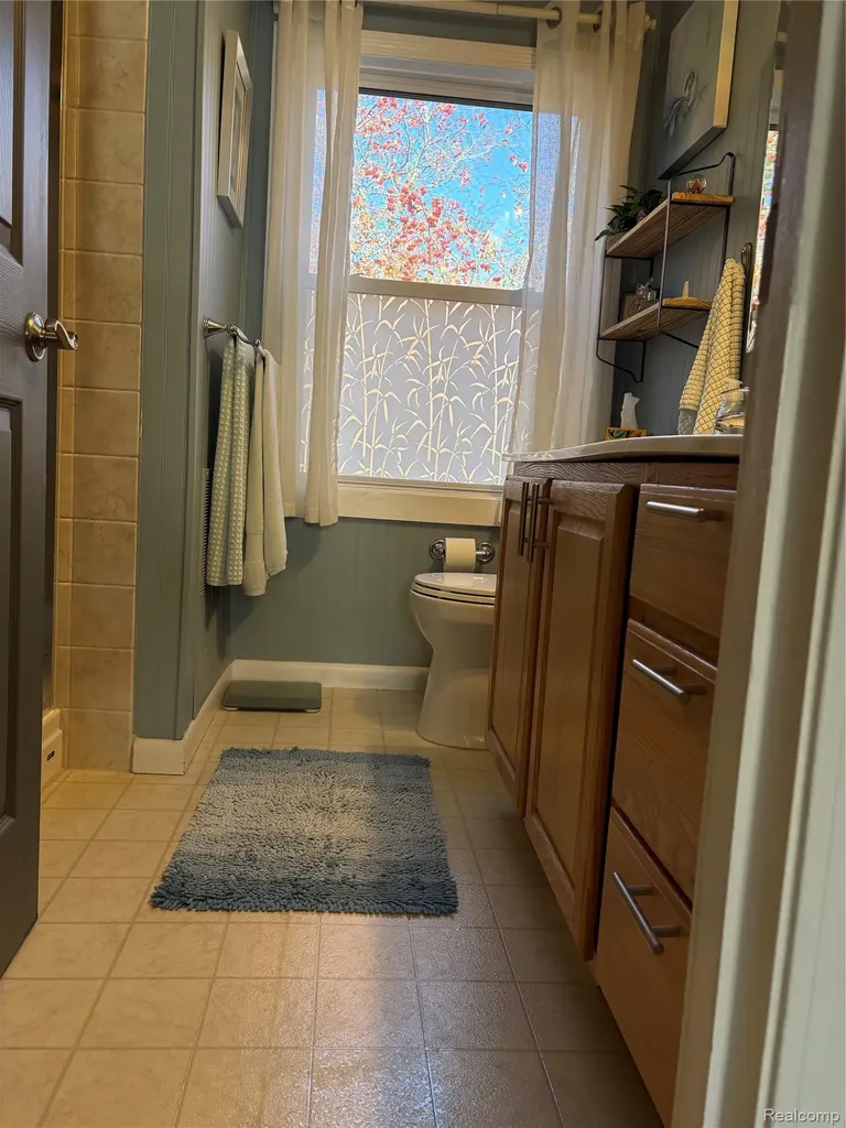 1030 Larson Court Rochester Hills City MI 48307