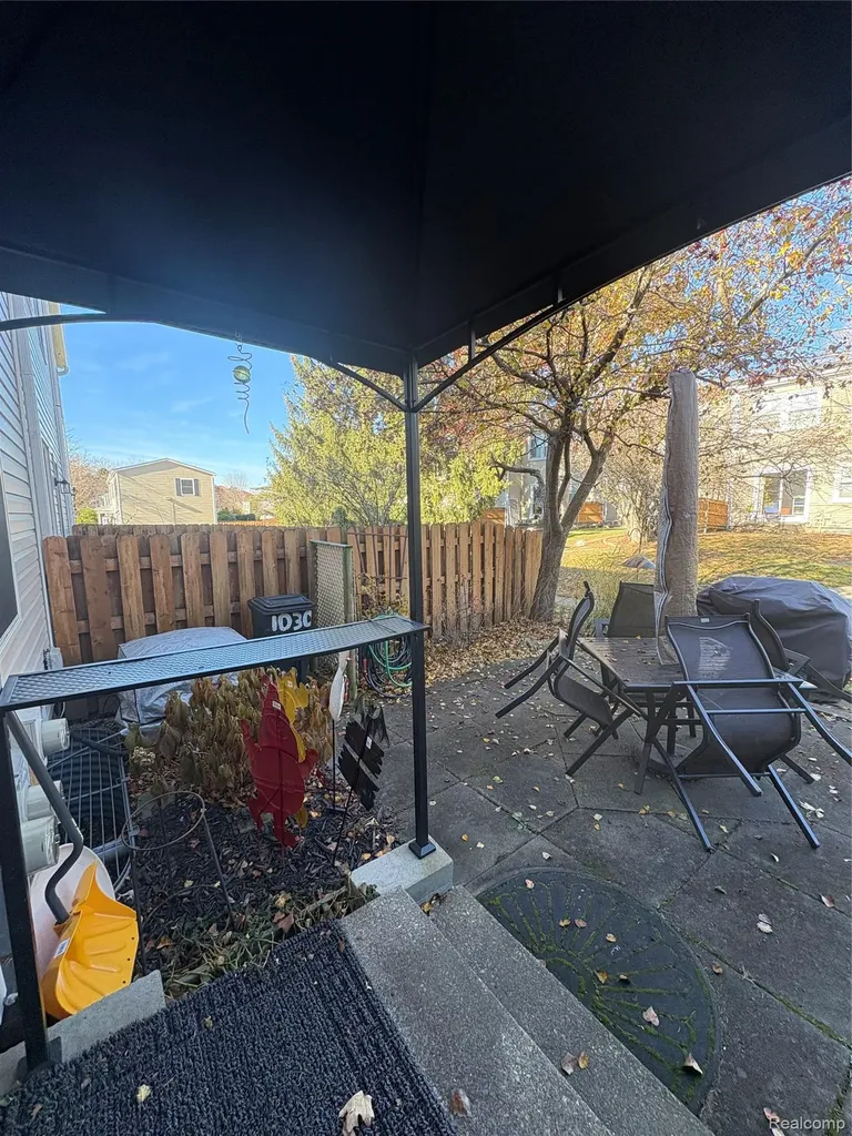 1030 Larson Court Rochester Hills City MI 48307