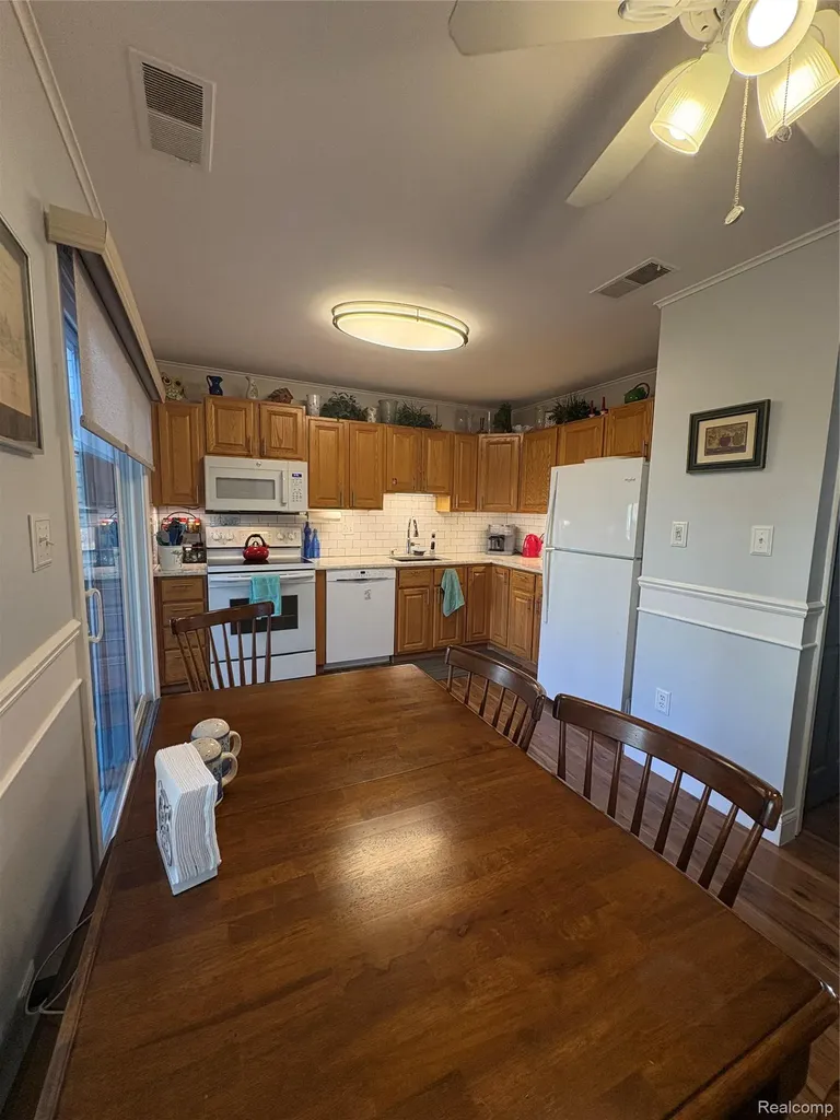 1030 Larson Court Rochester Hills City MI 48307
