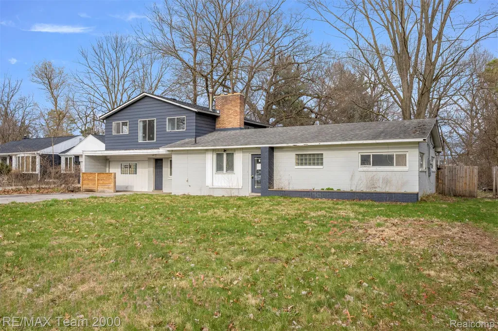 22164 Berg Road Southfield City MI 48033