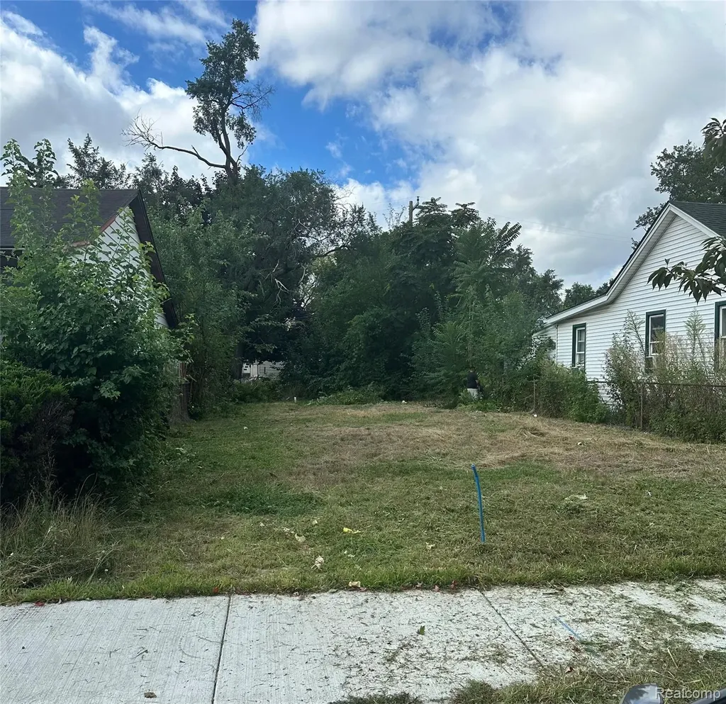 2105 Morris Avenue Lincoln Park City MI 48146