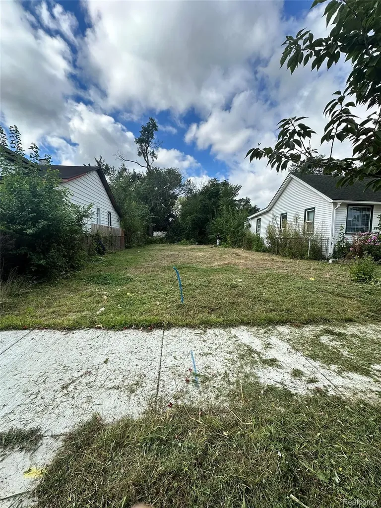 2105 Morris Avenue Lincoln Park City MI 48146