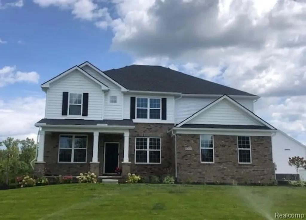 22273 Hilda Lane Lyon Charter Township MI 48178
