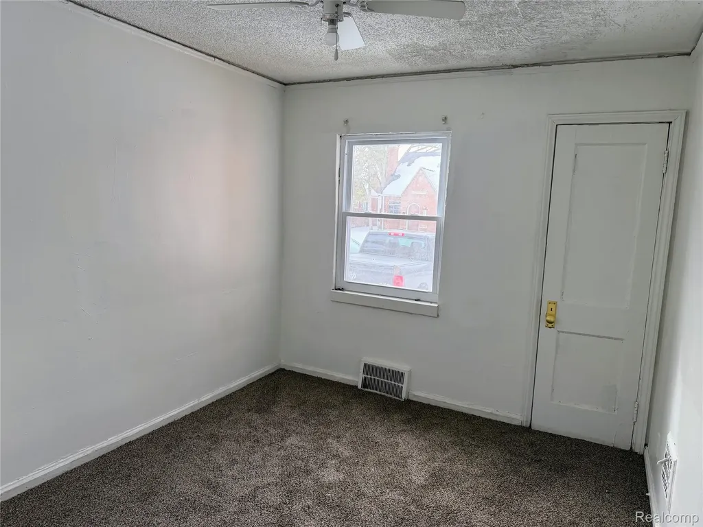 16572 Snowden Street Detroit City MI 48235