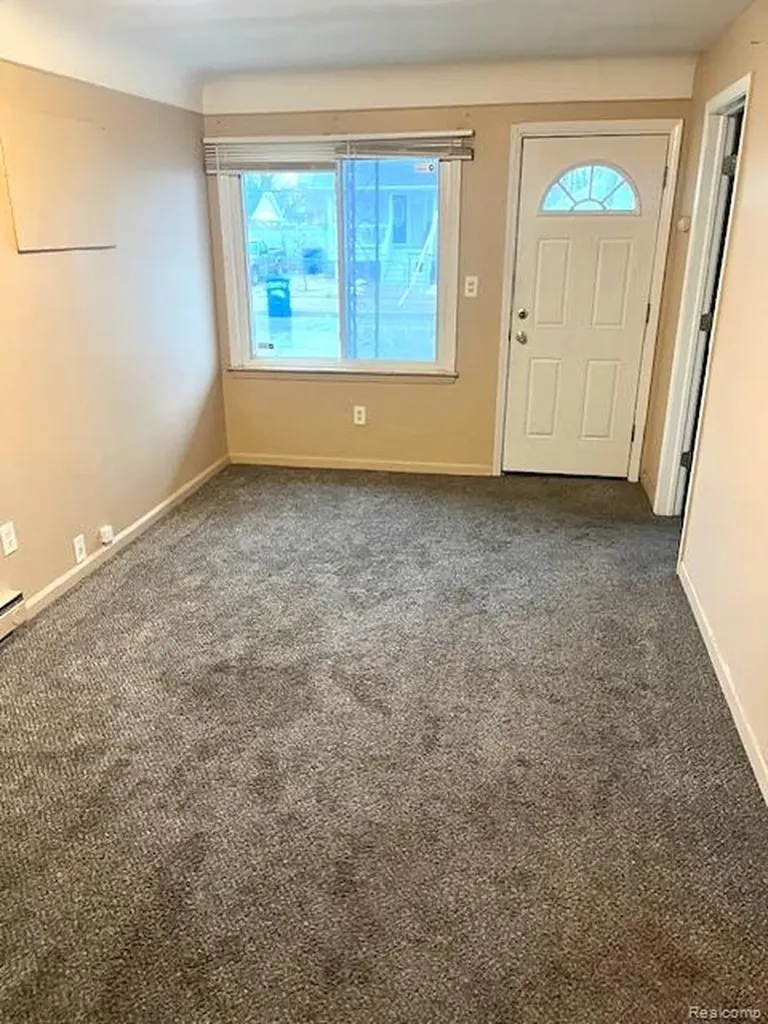 7535 Toepfer Road Warren City MI 48091