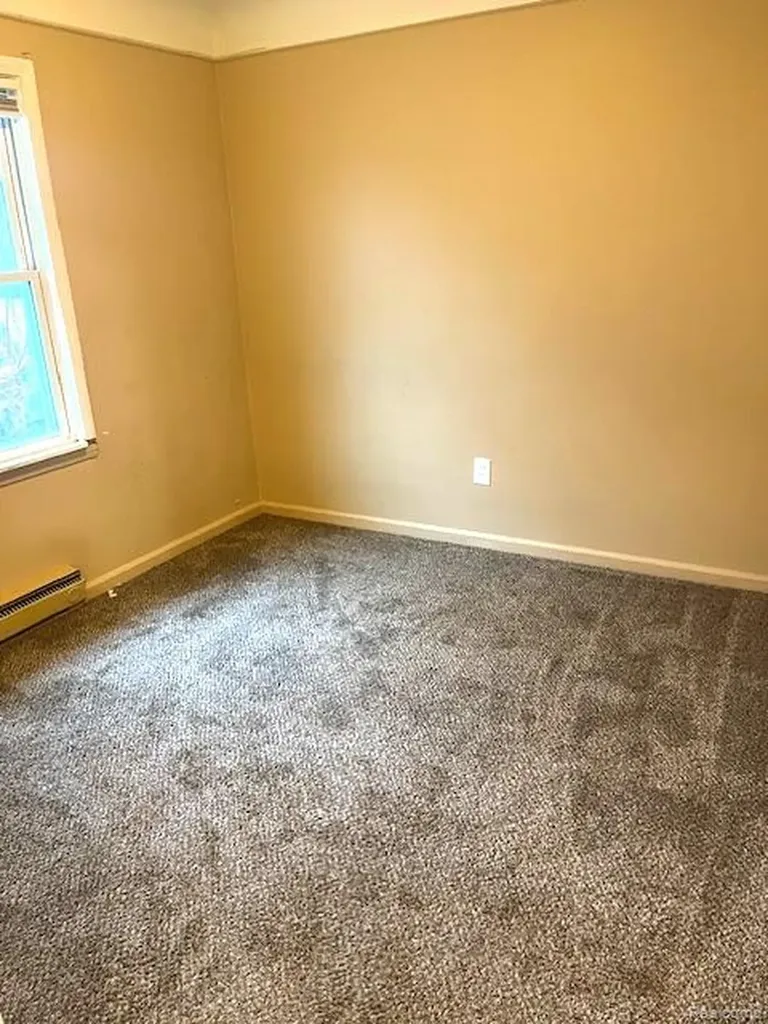 7535 Toepfer Road Warren City MI 48091