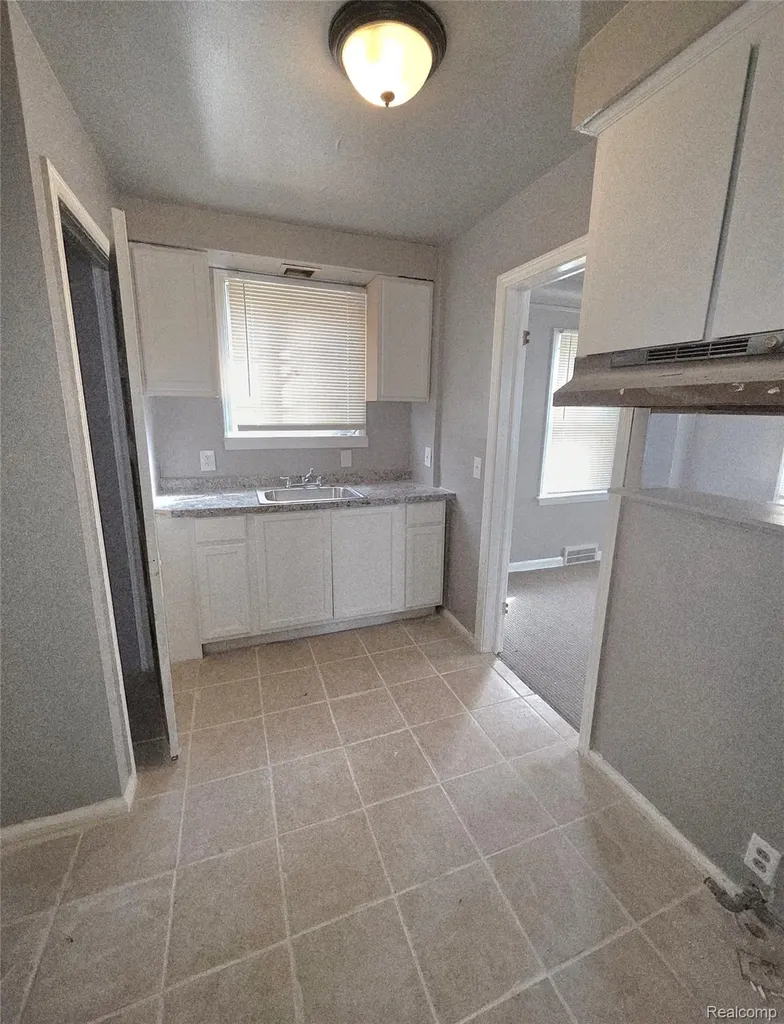 8850 Farmbrook Street Detroit City MI 48224