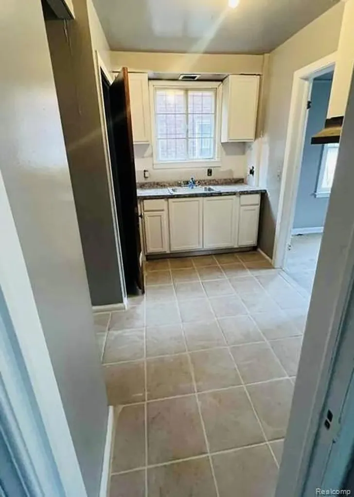 8850 Farmbrook Street Detroit City MI 48224