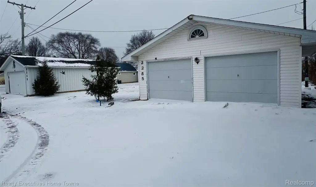 2255 Lakeshore Road Sanilac Township MI 48401