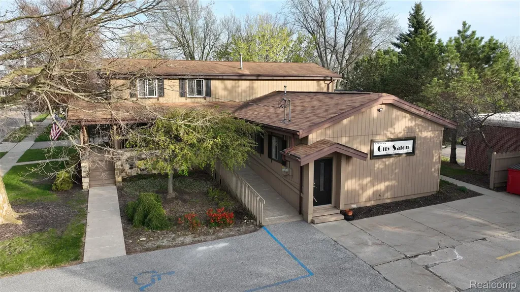 11522 Davis Street Grand Blanc City MI 48439