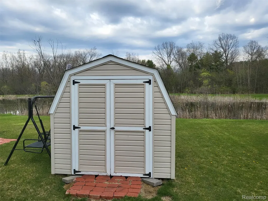 5216 Northwood Road Grand Blanc Charter Township MI 48439