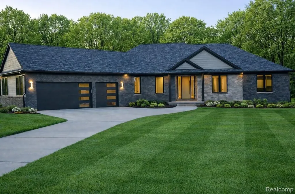 632 Kings Fairway Lane Grand Blanc City MI 48439