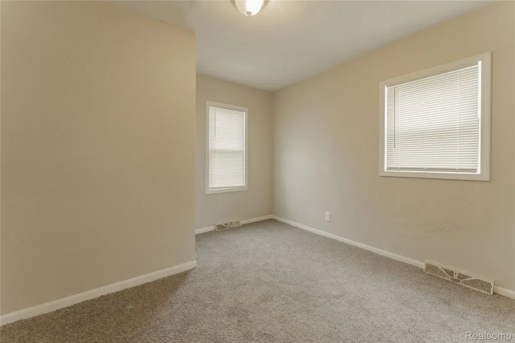 177 S Marshall Street Pontiac City MI 48342