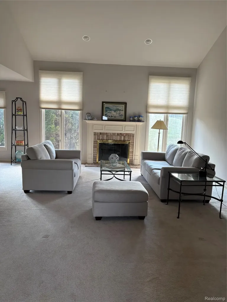 1446 Vistaview Drive Rochester Hills City MI 48306