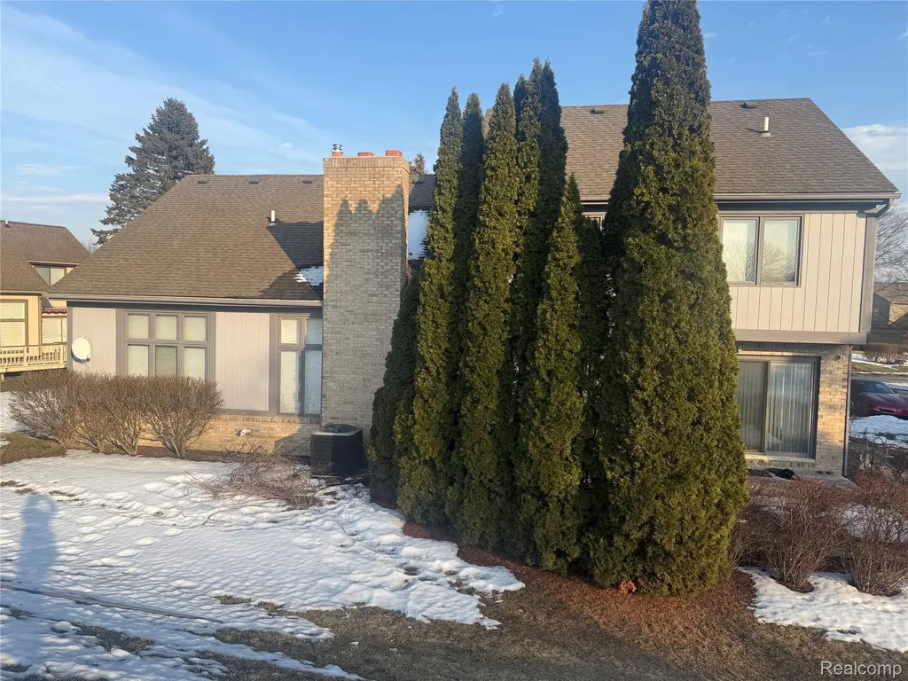 1446 Vistaview Drive Rochester Hills City MI 48306