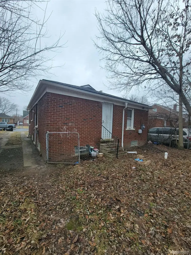15410 Fairmount Drive Detroit City MI 48205
