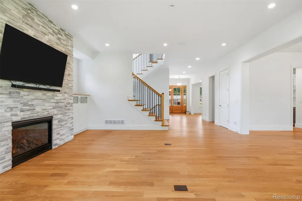 345 Dalebrook Lane Bloomfield Hills City MI 48301