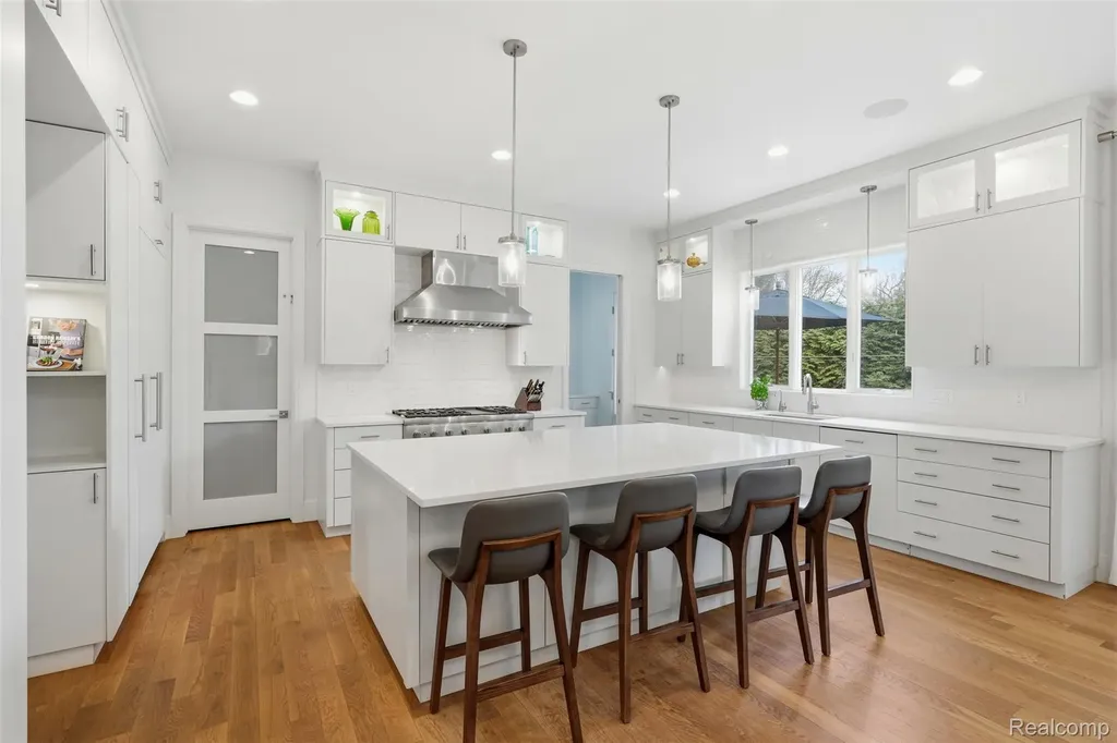 345 Dalebrook Lane Bloomfield Hills City MI 48301