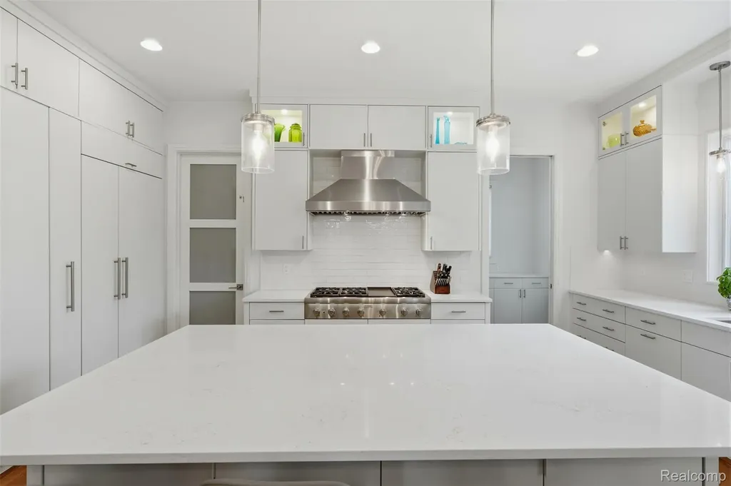 345 Dalebrook Lane Bloomfield Hills City MI 48301