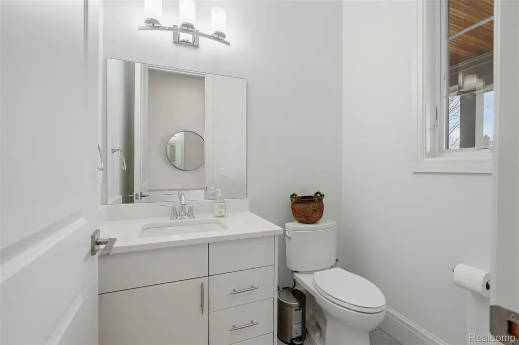 345 Dalebrook Lane Bloomfield Hills City MI 48301
