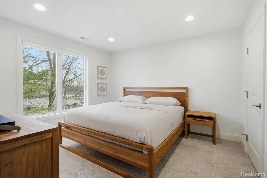345 Dalebrook Lane Bloomfield Hills City MI 48301