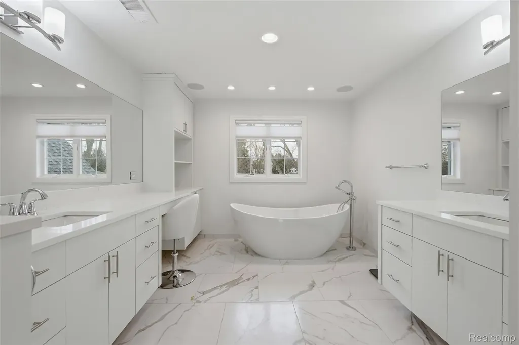 345 Dalebrook Lane Bloomfield Hills City MI 48301
