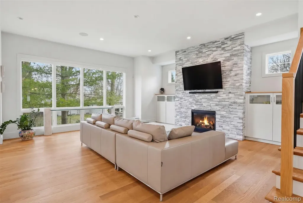 345 Dalebrook Lane Bloomfield Hills City MI 48301