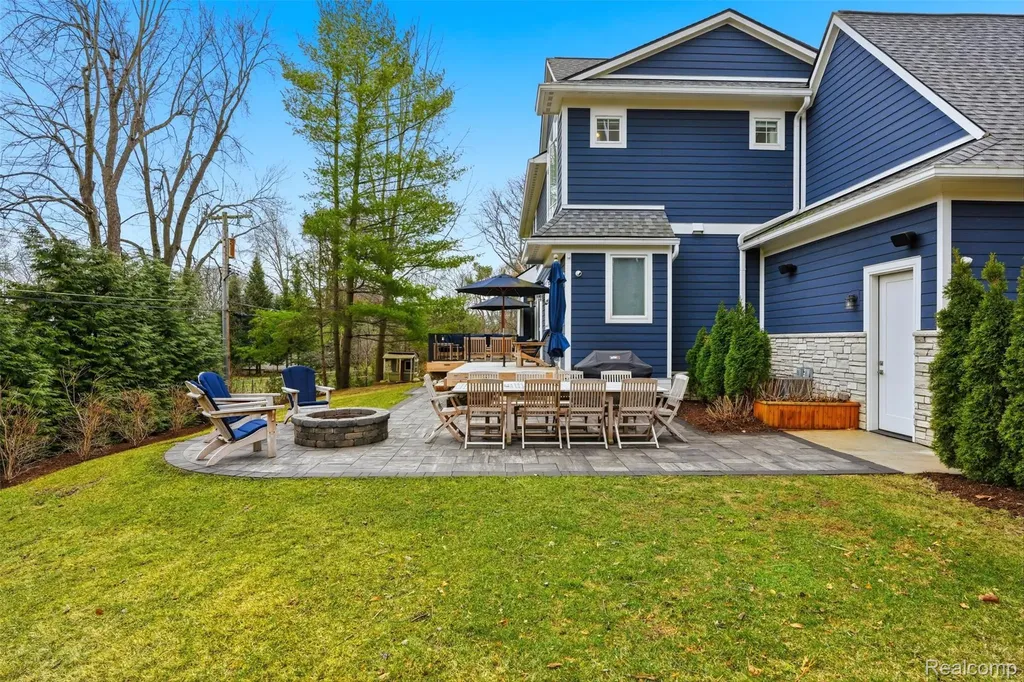 345 Dalebrook Lane Bloomfield Hills City MI 48301