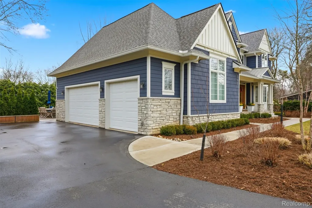 345 Dalebrook Lane Bloomfield Hills City MI 48301