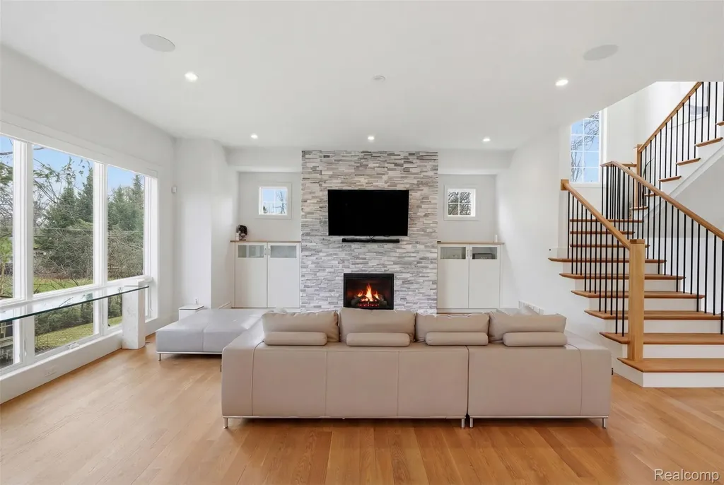 345 Dalebrook Lane Bloomfield Hills City MI 48301