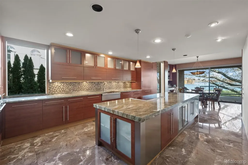 3317 W Shore Drive Orchard Lake Village City MI 48324