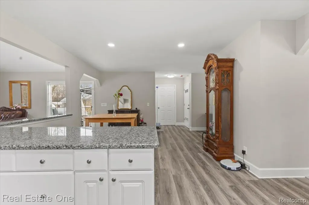2931 Wisconsin Road Troy City MI 48083