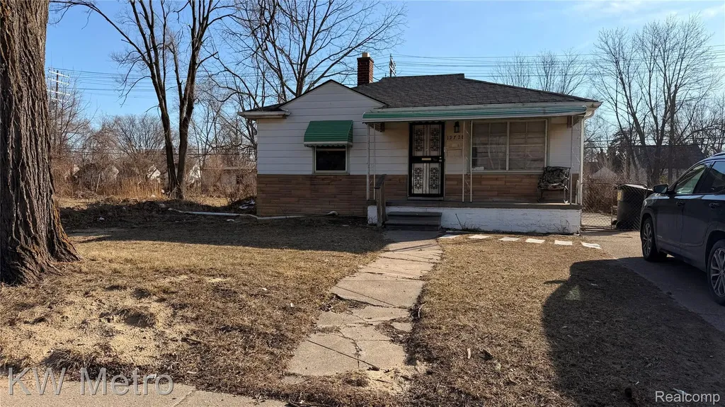 19728 Hoover Street Detroit City MI 48205