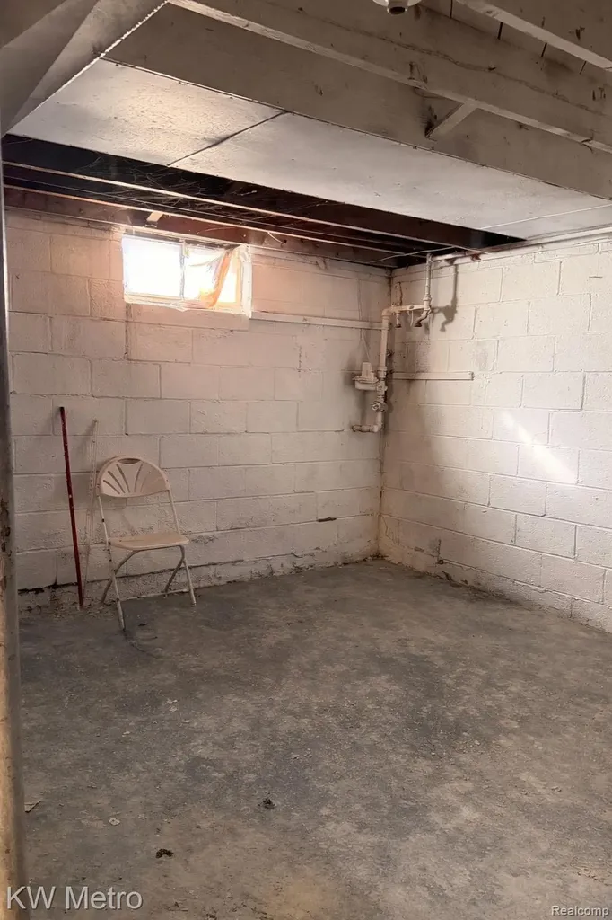 19728 Hoover Street Detroit City MI 48205