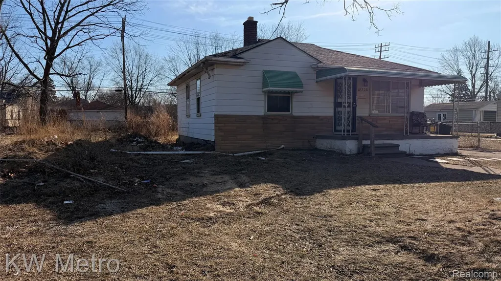 19728 Hoover Street Detroit City MI 48205