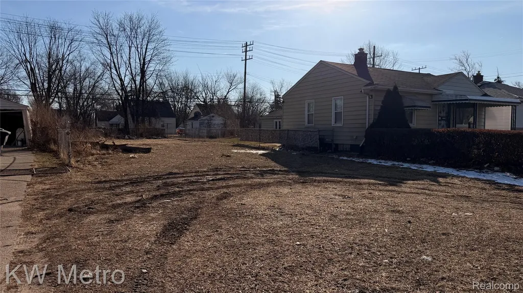 19728 Hoover Street Detroit City MI 48205
