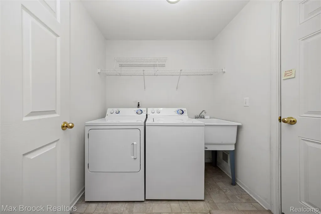 19105 Alexa Drive Walled Lake City MI 48390